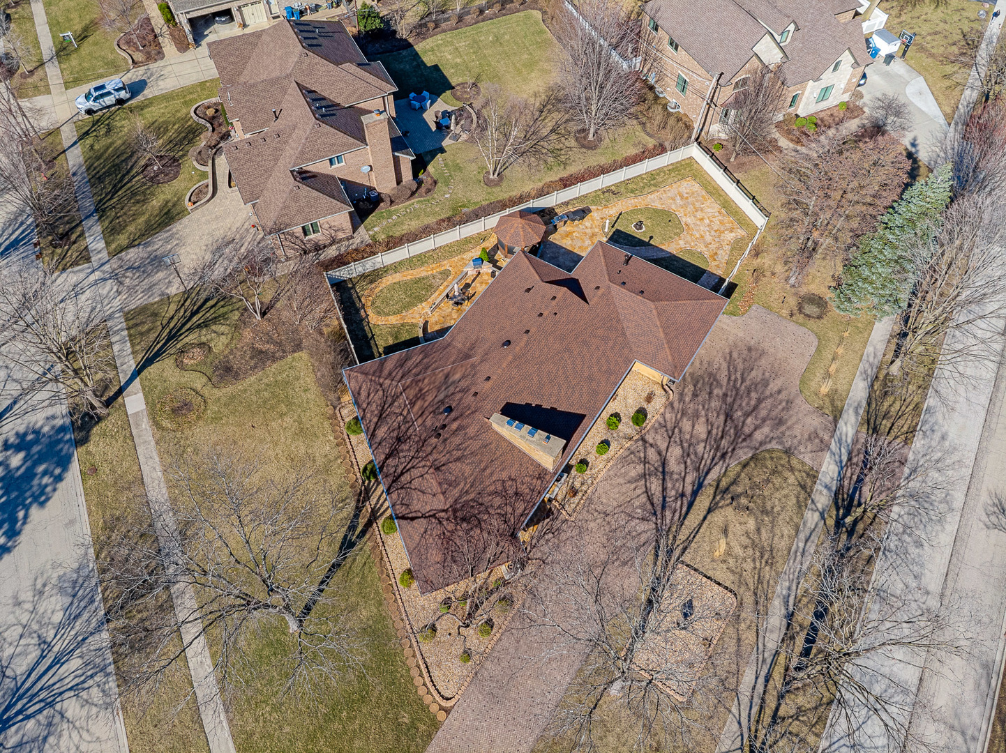 711 Greenview Road Itasca, IL 60143 - Photo 33 of 36 an aerial view of a house with a yard