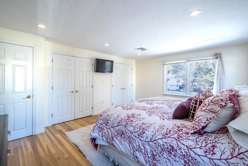 29 Woodpark Circle Lexington, MA 02421 - Photo 22 of 42