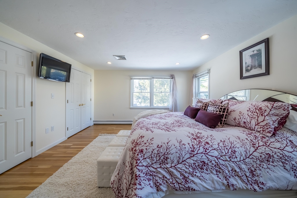 29 Woodpark Circle Lexington, MA 02421 - Photo 23 of 42