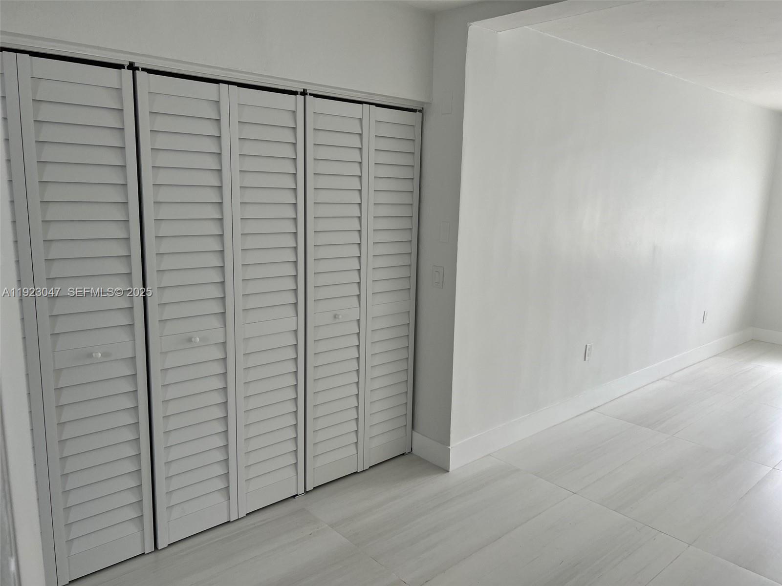 944 Meridian Avenue, Unit 10 Miami Beach, FL 33139 - Photo 10 of 15 a view of a bathroom