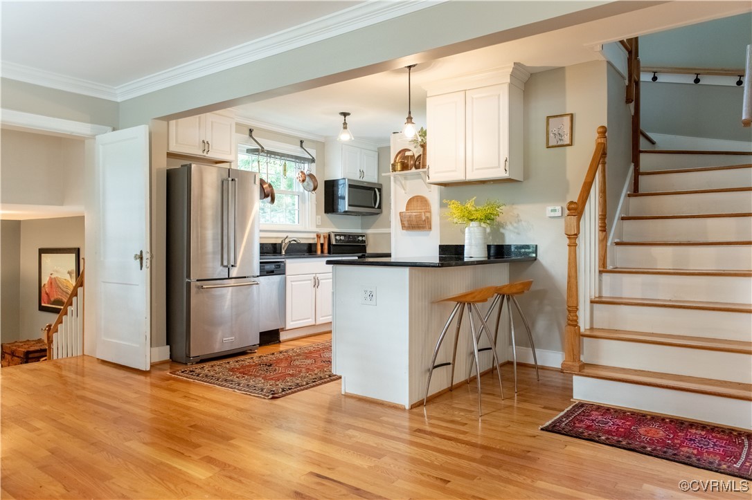 7400 Glebe Road Henrico, VA 23229 - Photo 8 of 29 Kitchen with appliances with stainless steel finis