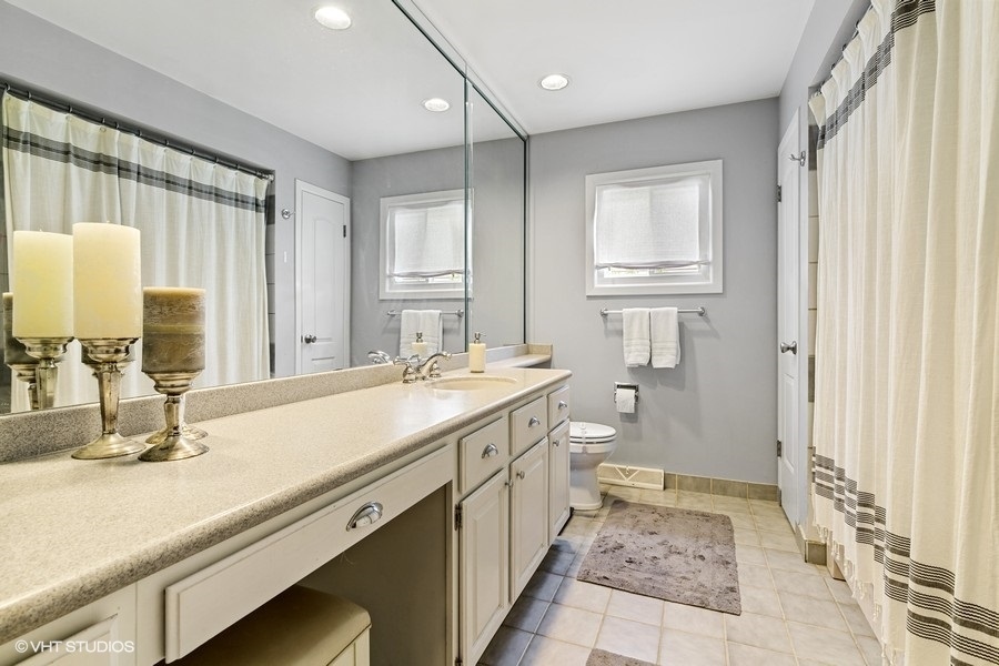 222 Chester Avenue Park Ridge, IL 60068 - Photo 10 of 19 Gallery Image 10
