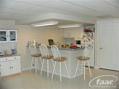7324 Hartland Road Fenton, MI 48430 - Photo 13 of 25 20284223-12.JPG