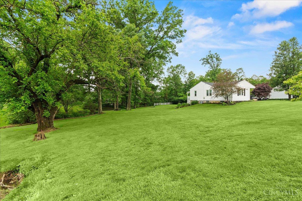 1001 Gaskins Road Cincinnati, OH 45245 - Photo 17 of 27 Gallery Image 17