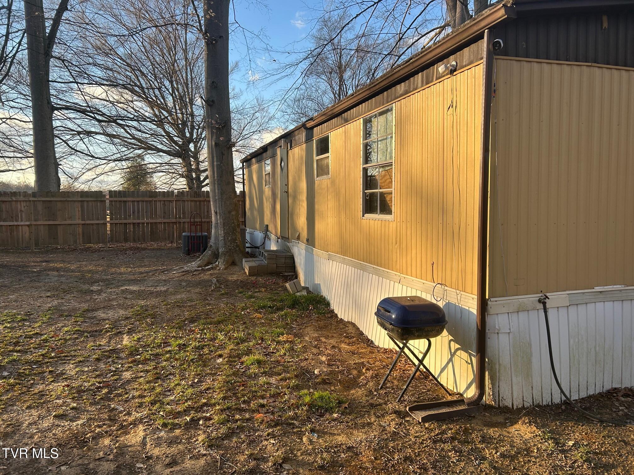 350 River Road Church Hill, TN 37642 - Photo 4 of 17 IMG_0053