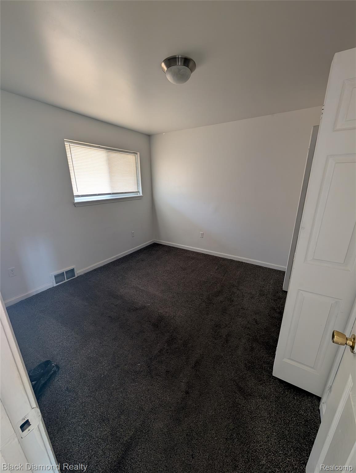16217 Greenfield Road Detroit, MI 48235 - Photo 11 of 16 PXL_20250812_140634782.NIGHT.jpg