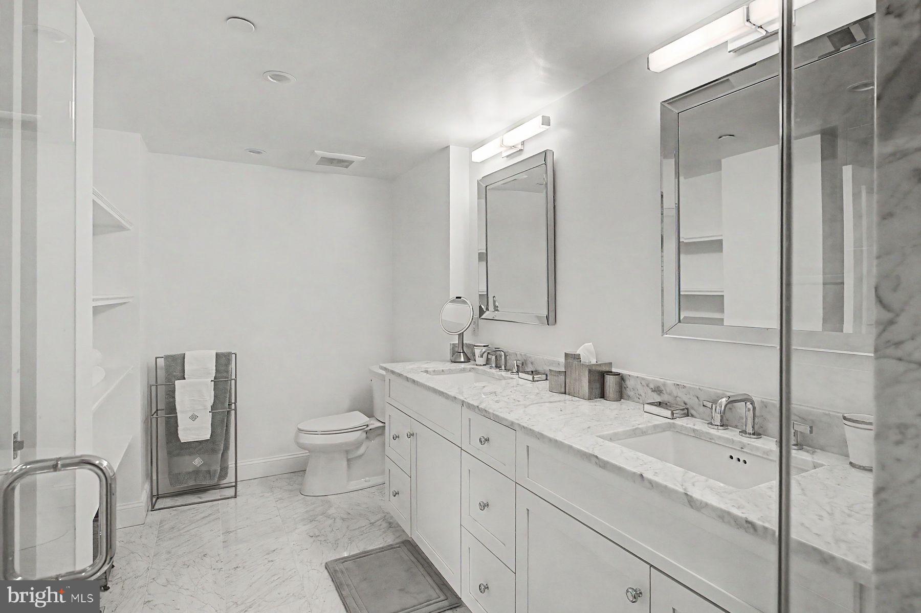202-210 West Rittenhouse Square, Unit 1808 Philadelphia, PA 19103 - Photo 31 of 44