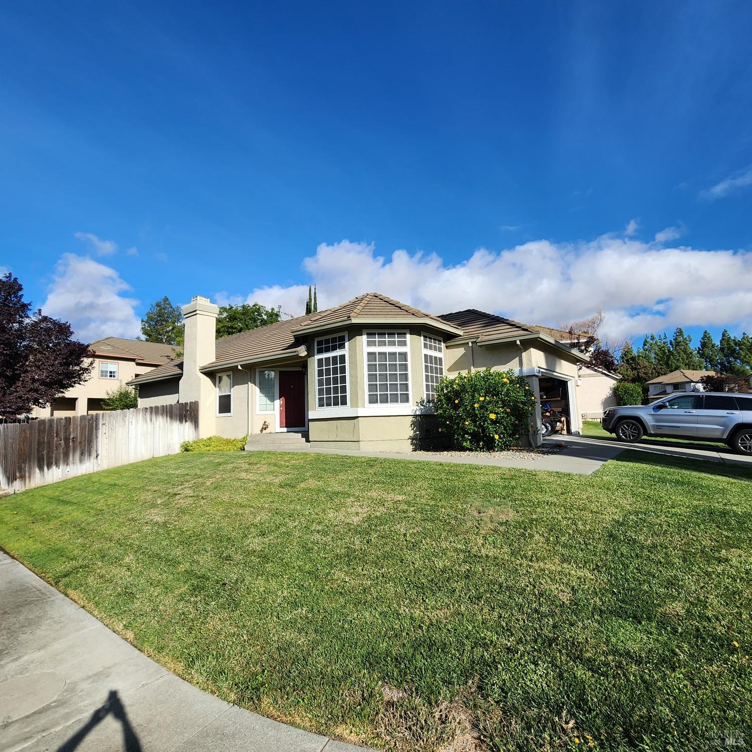 400 Bald Eagle Drive Vacaville, CA 95688 - Photo 1 of 1 a front view of a house with a garden