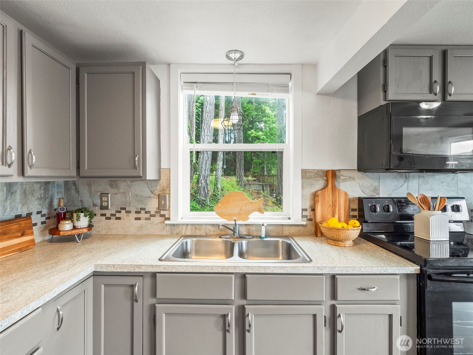 1201 Summit Lake Shore Road Northwest Olympia, WA 98502 - Photo 14 of 38