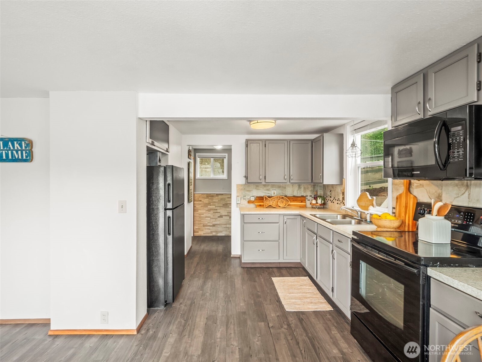 1201 Summit Lake Shore Road Northwest Olympia, WA 98502 - Photo 15 of 38