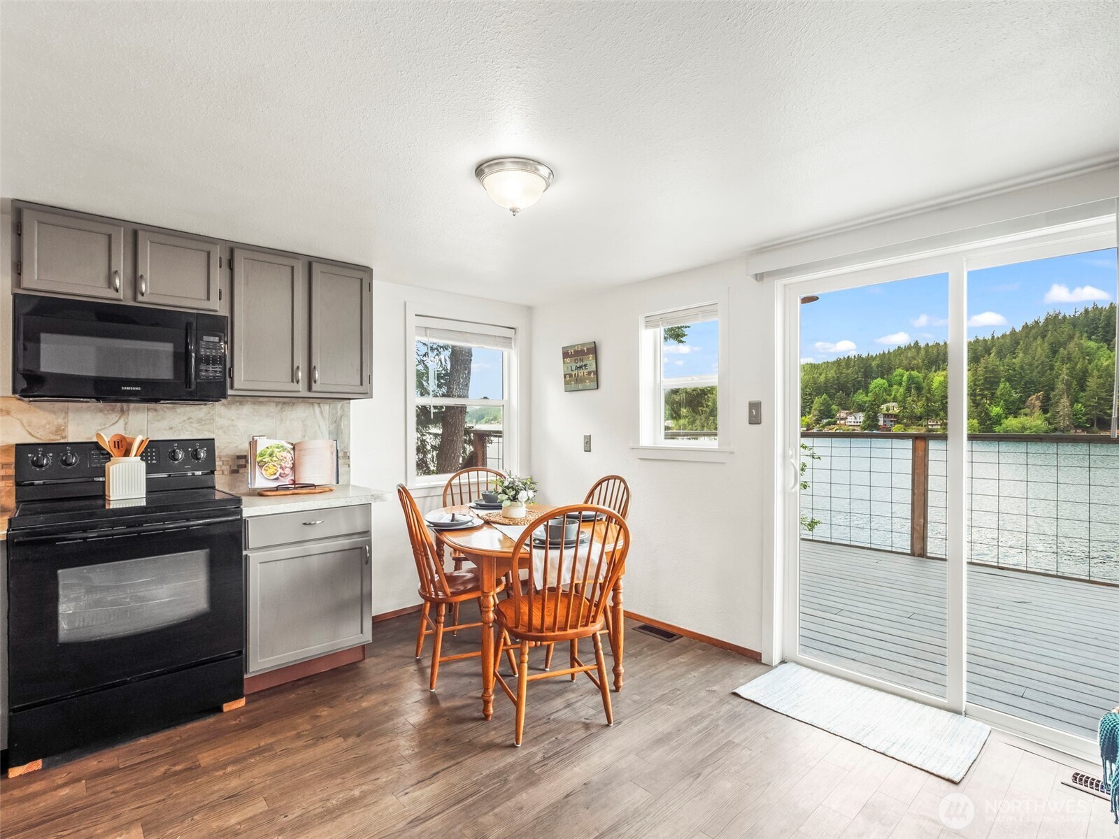 1201 Summit Lake Shore Road Northwest Olympia, WA 98502 - Photo 16 of 38