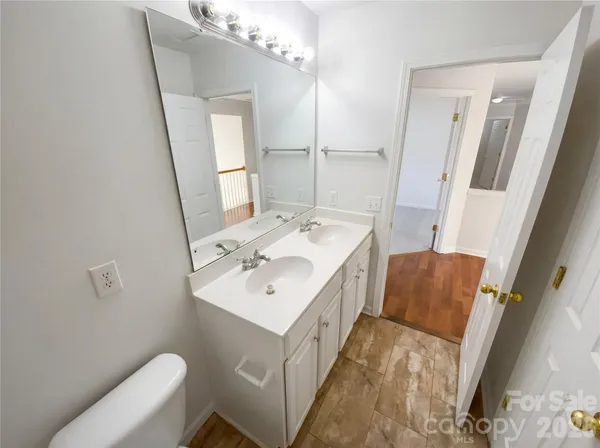 $500,000 | 10803 Fountaingrove Drive, Charlotte, NC 28262