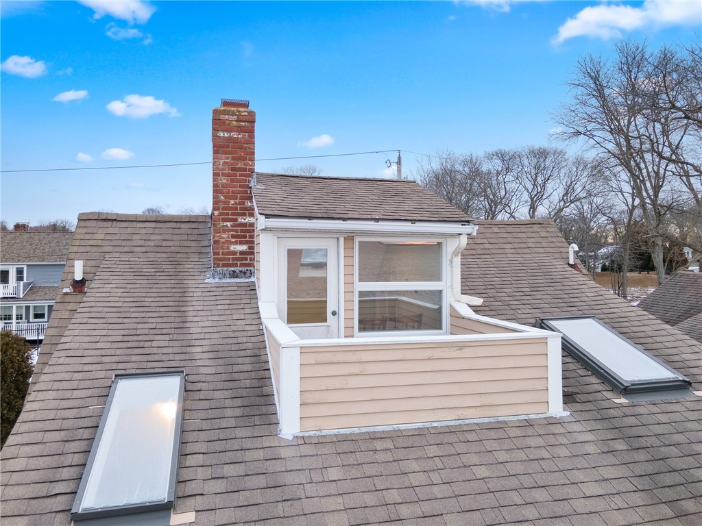 19 Brookwood Road Bristol, RI 02809 - Photo 29 of 46 Third Floor Loft Balcony Rooftop