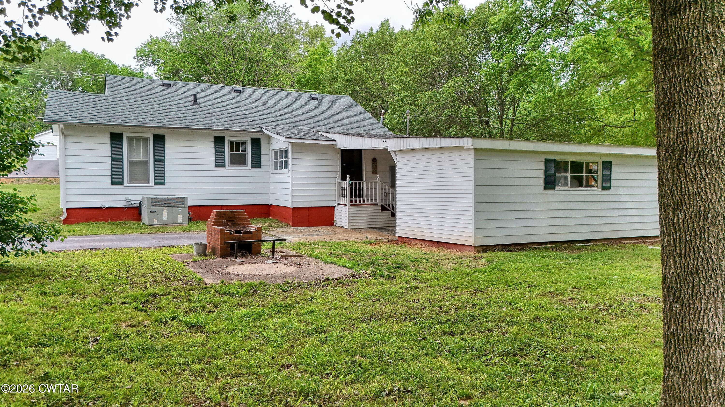 18540 West Main Street Huntingdon, TN 38344 - Photo 11 of 33 DJI_20260424112524_0124_D