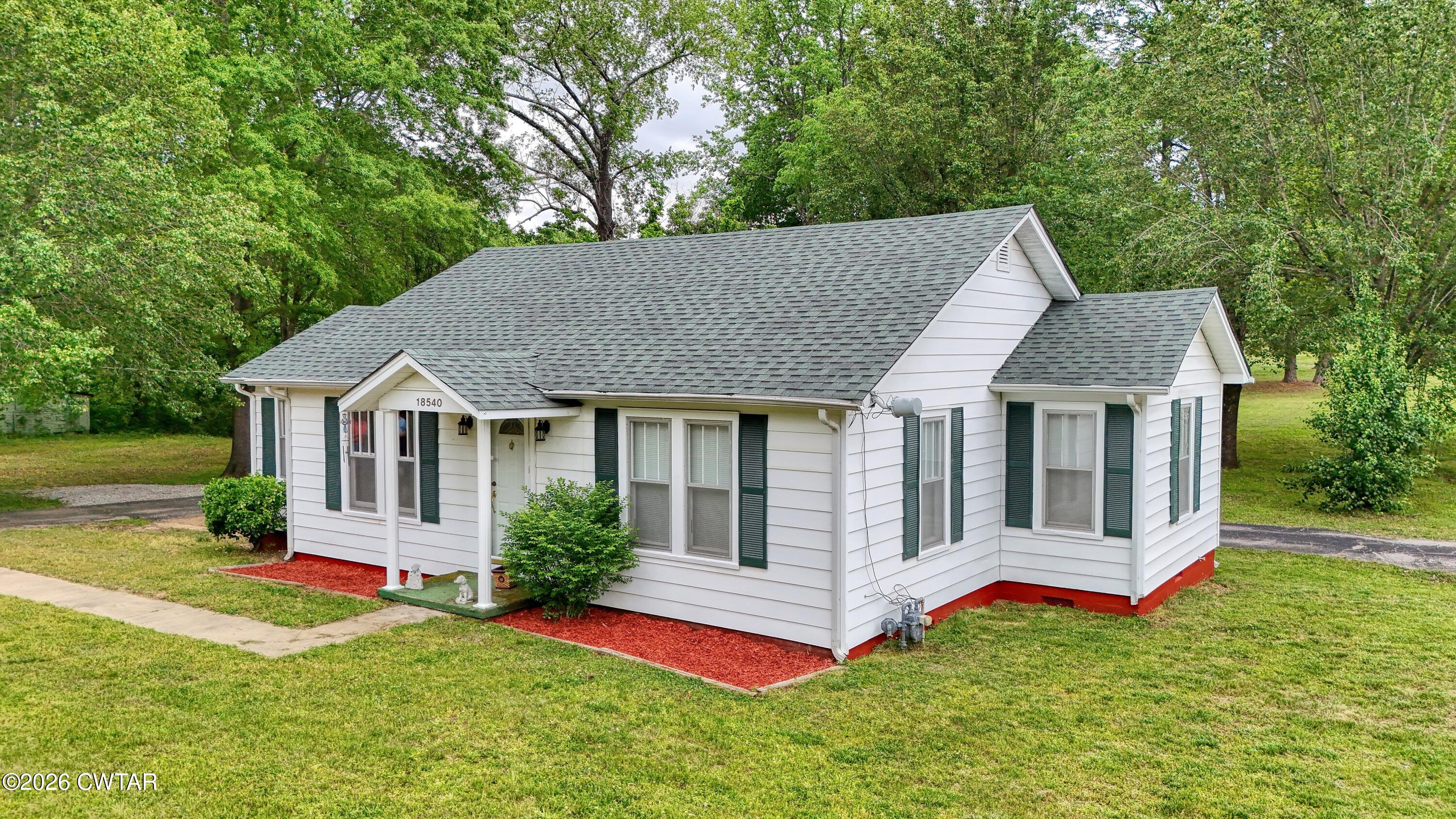 18540 West Main Street Huntingdon, TN 38344 - Photo 2 of 33 DJI_20260424111726_0114_D