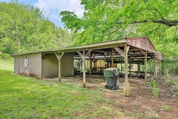 $1,095,000 | 3219 Franklin Street, Salem, VA 24153