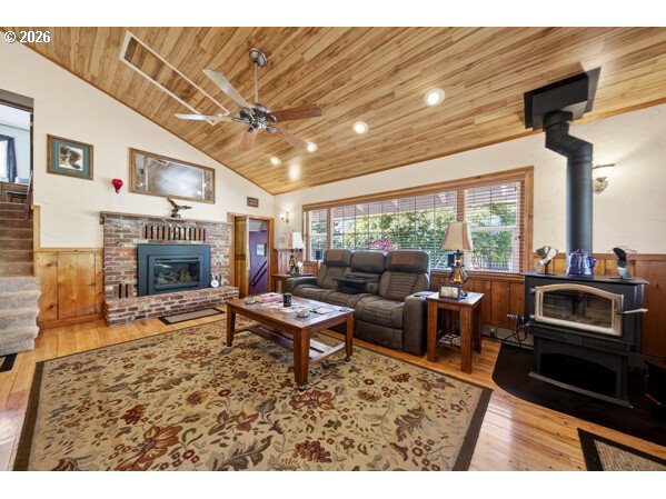 63697 Isthmus Heights Road Coos Bay, OR 97420 - Photo 7 of 45 Living Room