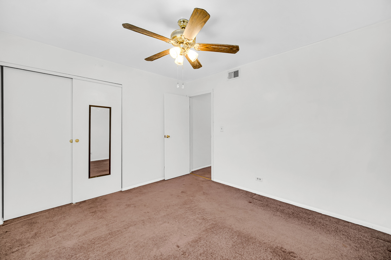 1746 Sessions Walk, Unit 1746 Hoffman Estates, IL 60169 - Photo 17 of 19 a view of an empty room