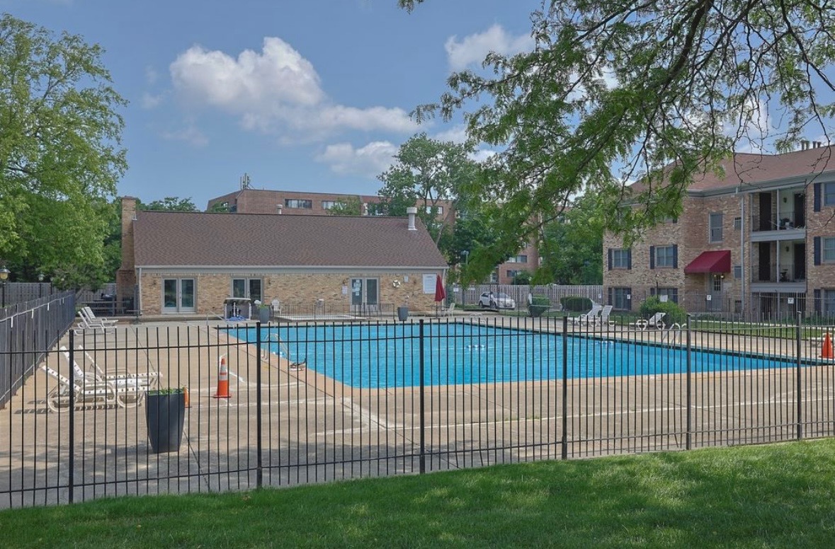 1746 Sessions Walk, Unit 1746 Hoffman Estates, IL 60169 - Photo 19 of 19 a view of a wrought iron fences in front of house