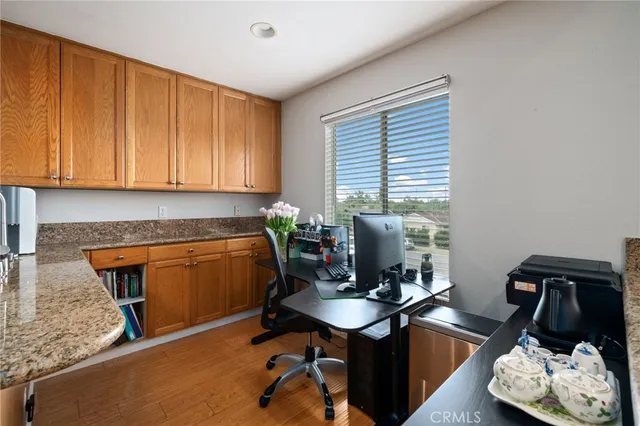 $656,000 | 15796 Midwood Drive, Unit 6, Granada Hills, CA 91344