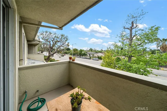 $656,000 | 15796 Midwood Drive, Unit 6, Granada Hills, CA 91344