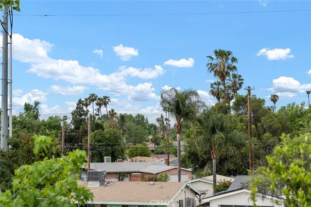 $656,000 | 15796 Midwood Drive, Unit 6, Granada Hills, CA 91344