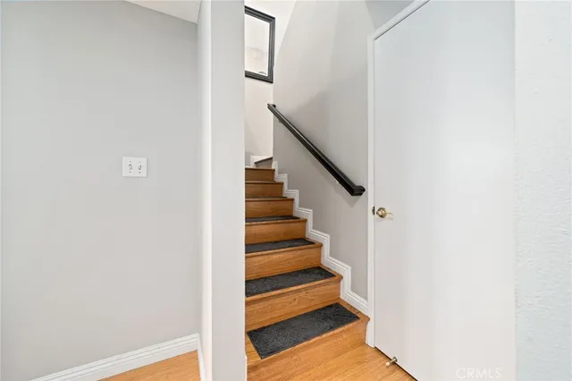 $656,000 | 15796 Midwood Drive, Unit 6, Granada Hills, CA 91344