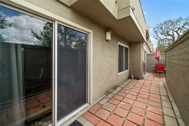 $656,000 | 15796 Midwood Drive, Unit 6, Granada Hills, CA 91344
