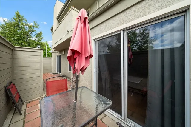 $656,000 | 15796 Midwood Drive, Unit 6, Granada Hills, CA 91344