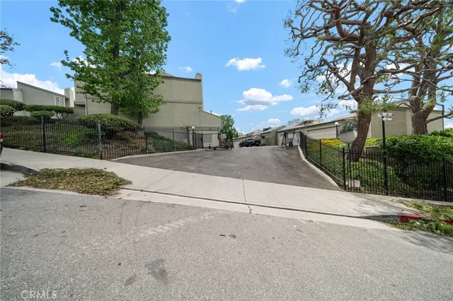 $656,000 | 15796 Midwood Drive, Unit 6, Granada Hills, CA 91344