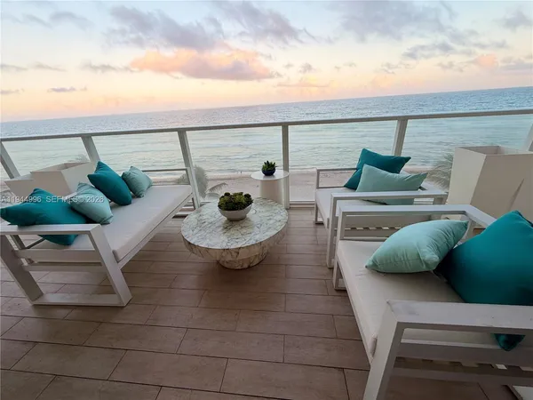 a view of outdoor space yard and patio