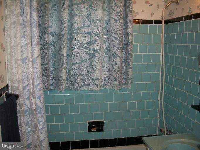 6708 Stanton Road Hyattsville, MD 20784 - Photo 10 of 14 Bath #1