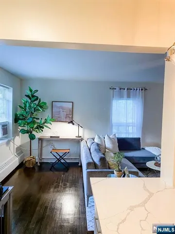 $2,750 | 280-320 Oak Street, Unit 314A, Ridgewood, NJ 07450