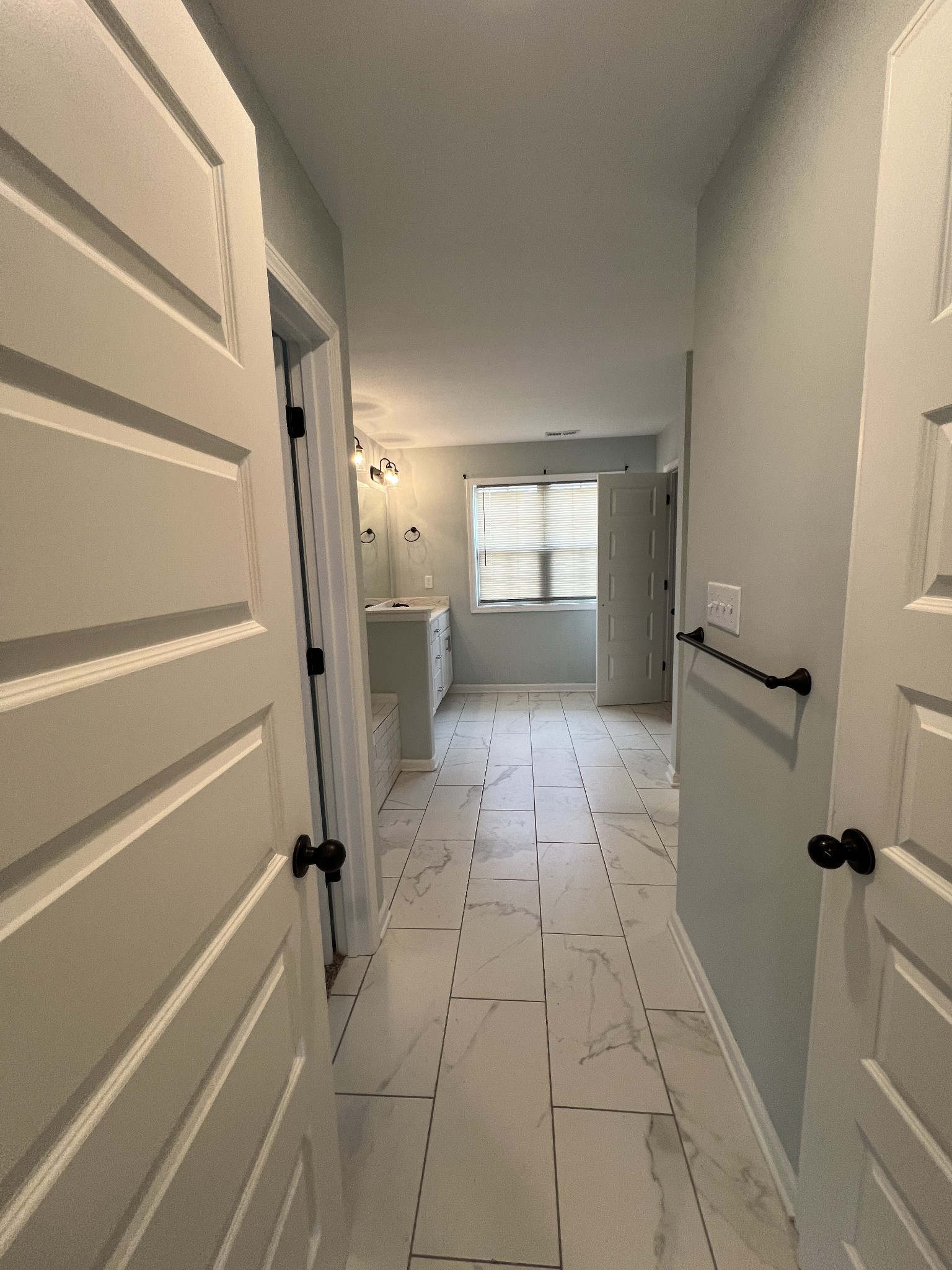 660 Elm Street Clarksville, TN 37040 - Photo 28 of 34 a view of an empty room and a window