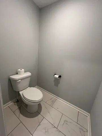 $2,300 | 660 Elm Street, Clarksville, TN 37040