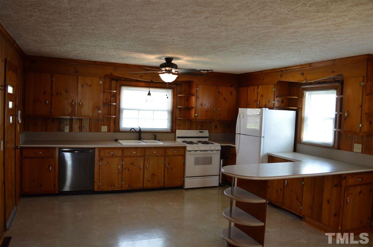 307 Barnett Avenue Roxboro, NC 27573 - Photo 5 of 19