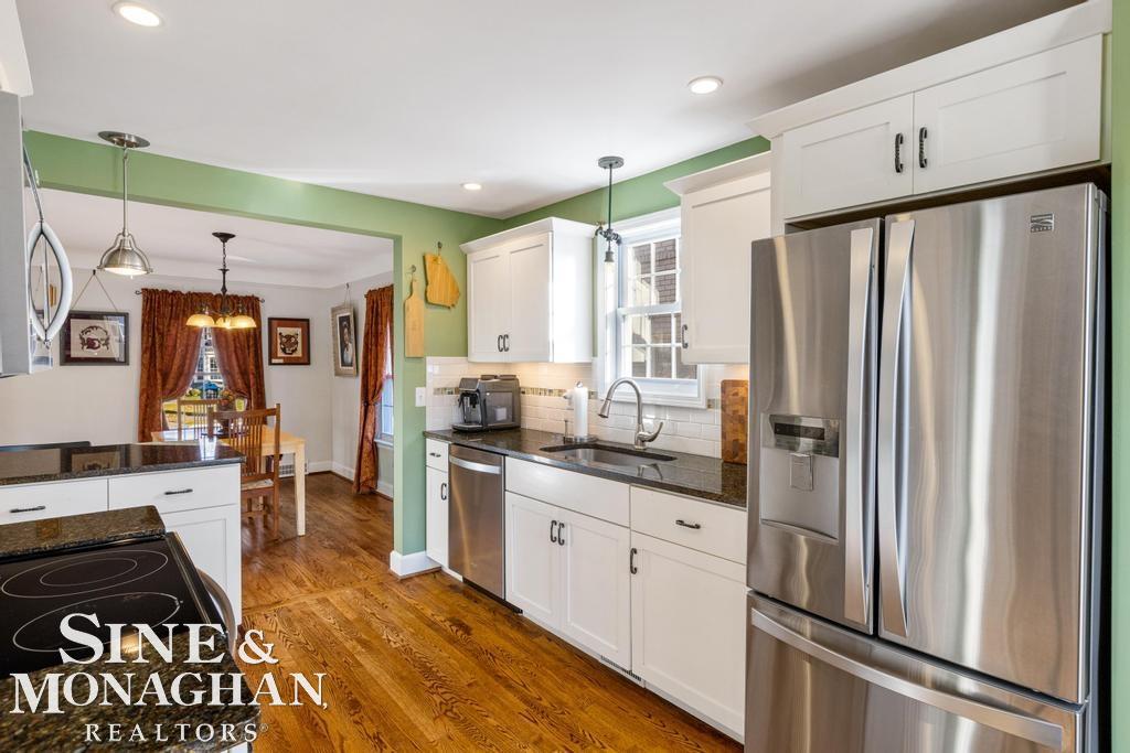 1379 Hampton Road Grosse Pointe Woods, MI 48236 - Photo 11 of 42