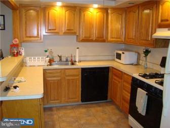 3538 Teton Road Philadelphia, PA 19154 - Photo 5 of 10 Kitchen