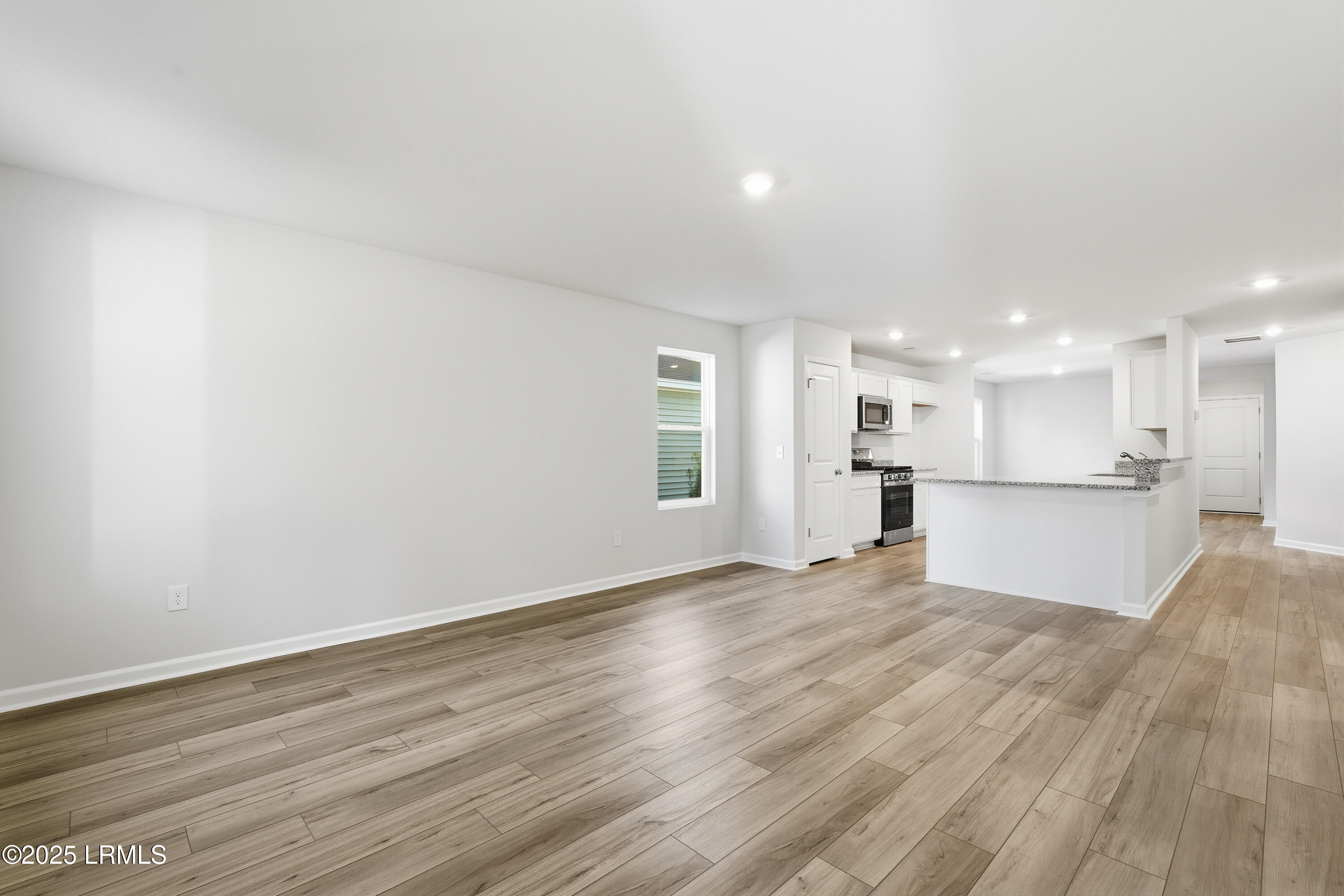 353 Waters Edge Way Hardeeville, SC 29927 - Photo 12 of 37 FMWeb09