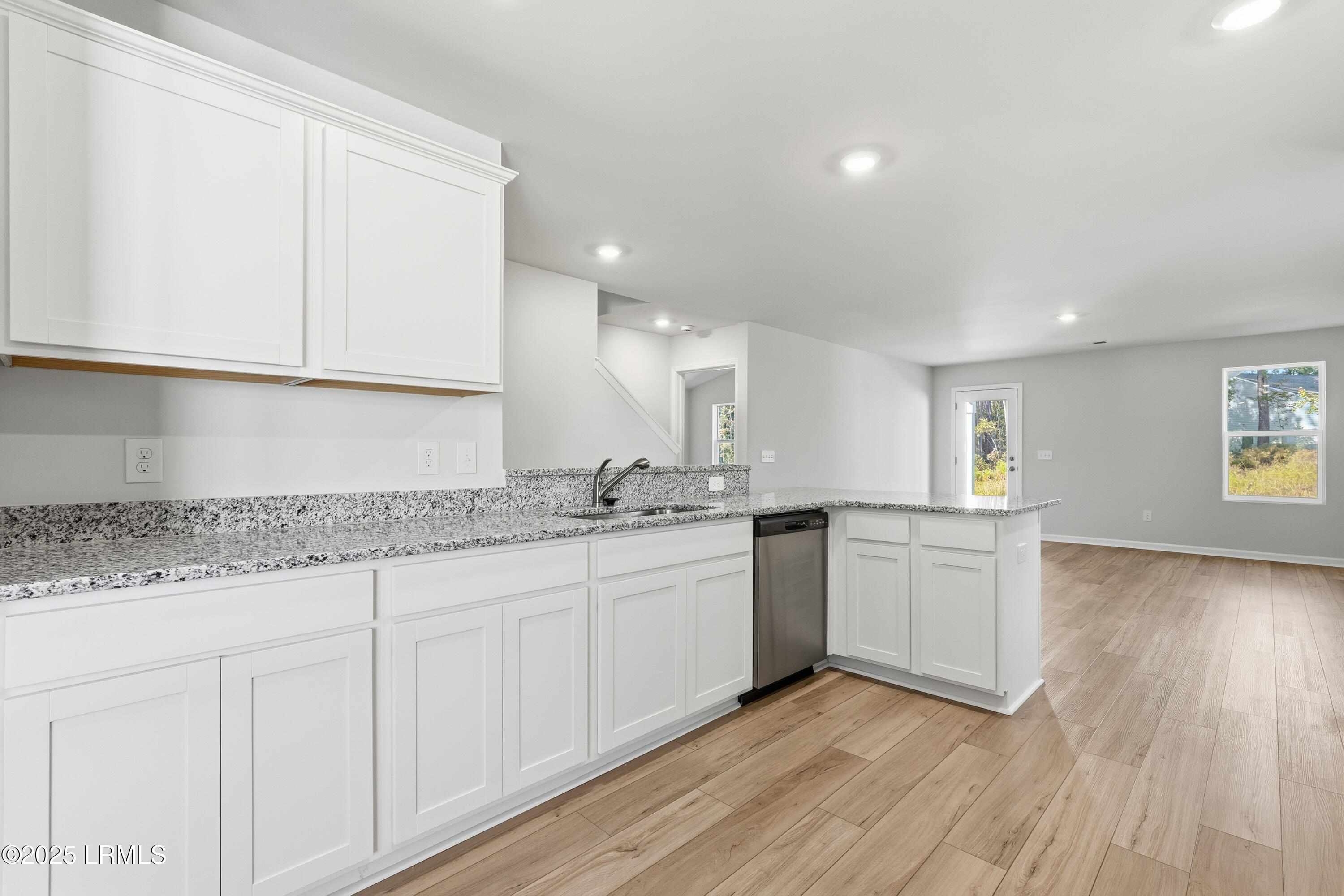 353 Waters Edge Way Hardeeville, SC 29927 - Photo 4 of 37 FMWeb03