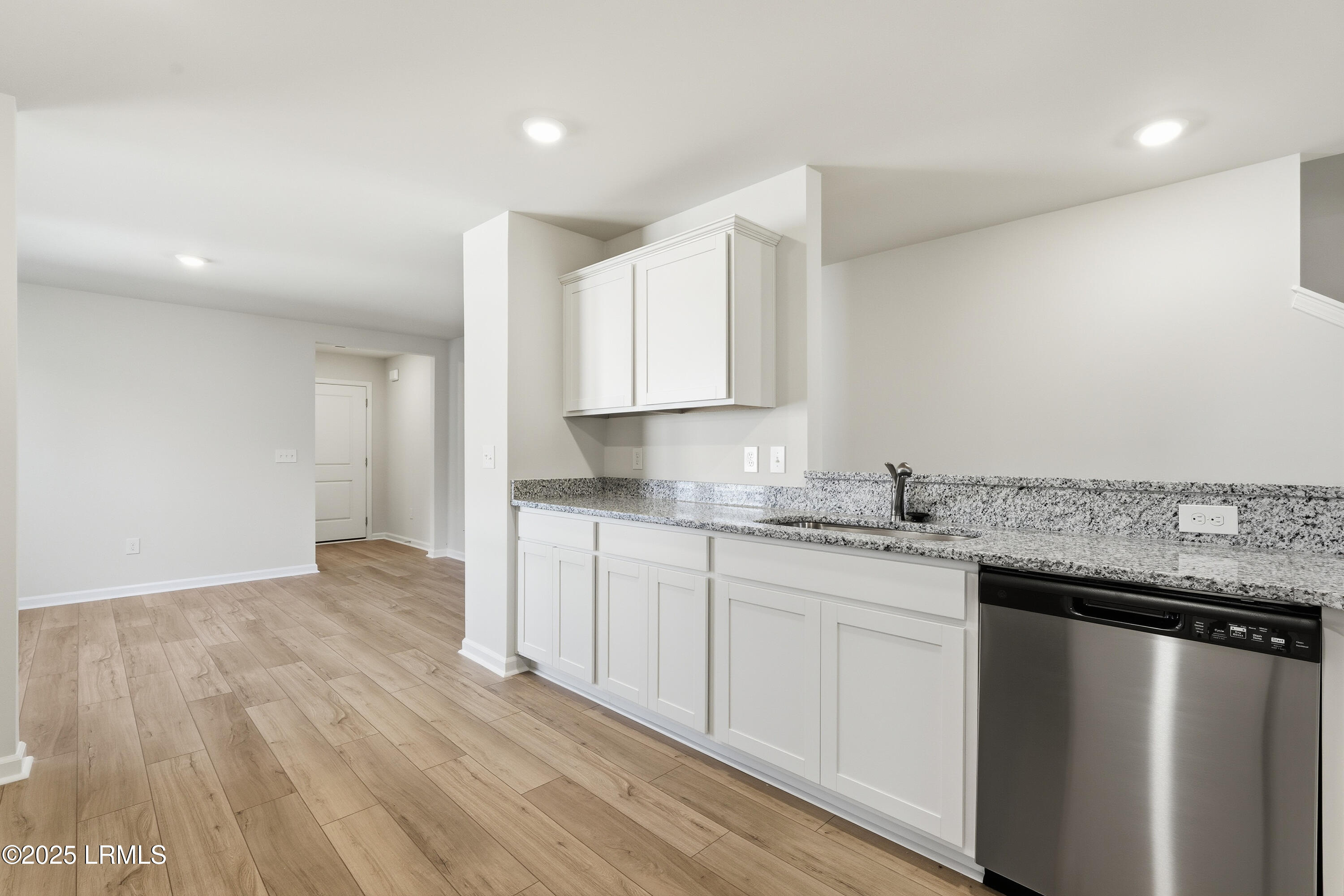 353 Waters Edge Way Hardeeville, SC 29927 - Photo 6 of 37 FMWeb05