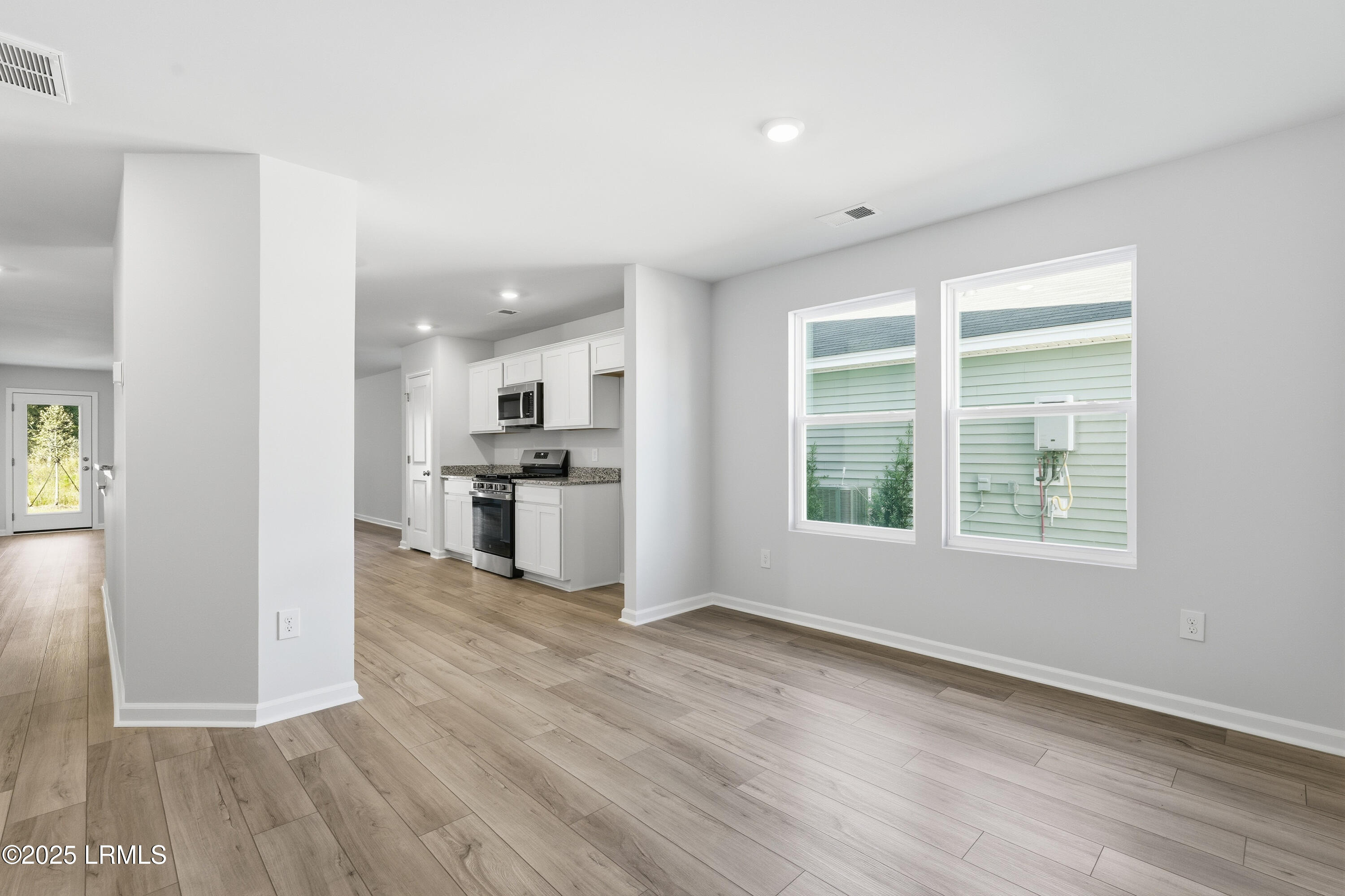 353 Waters Edge Way Hardeeville, SC 29927 - Photo 9 of 37 FMWeb07