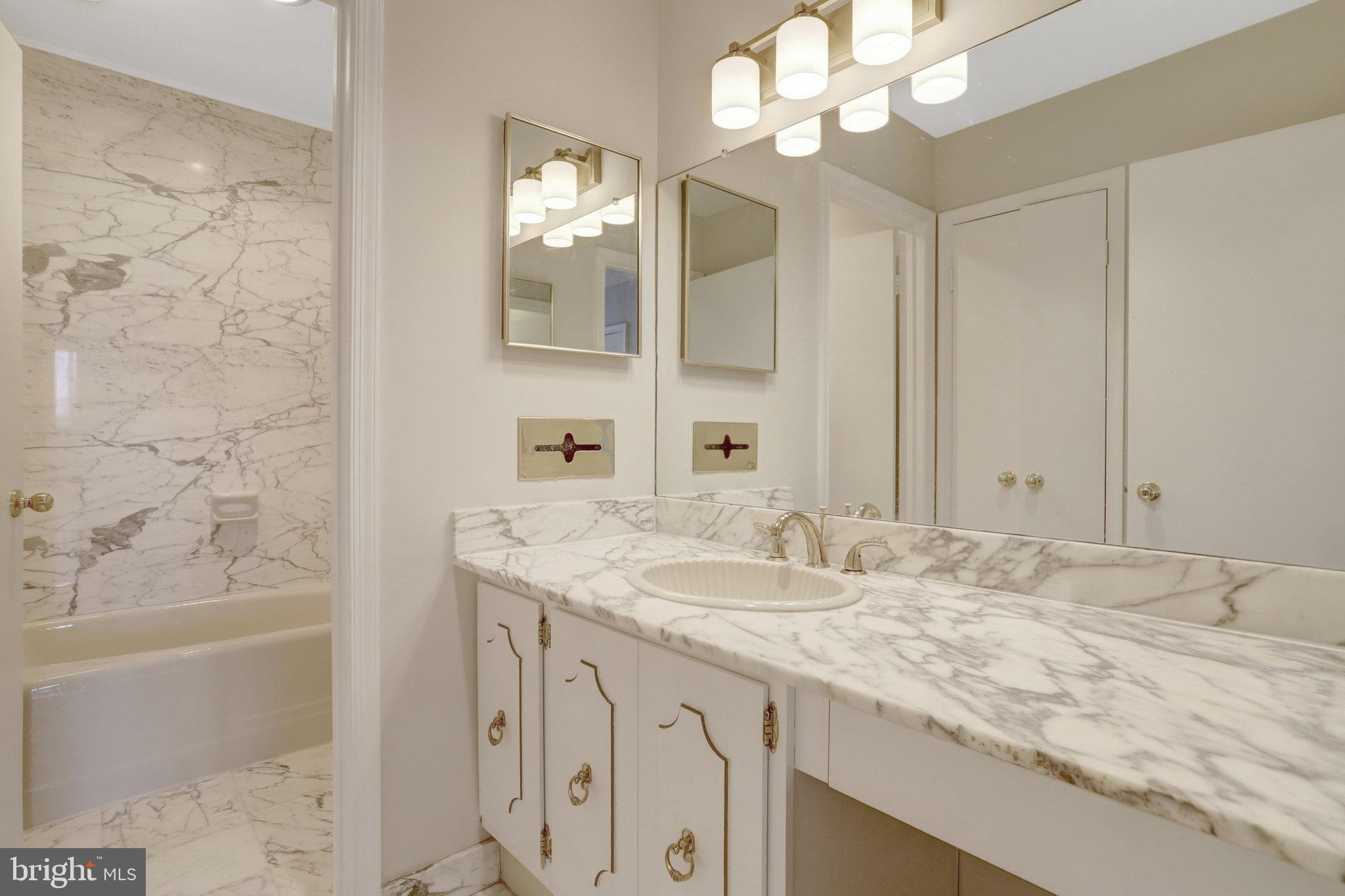1101 South Arlington Ridge Road, Unit 112 Arlington, VA 22202 - Photo 8 of 17 Gallery Image 8