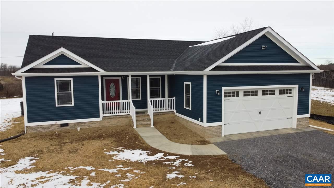907 New Hope Road Staunton, VA 24401 - Photo 4 of 50 a front view of a house with a yard