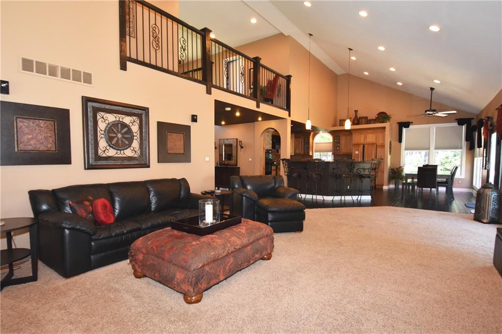 1991 Ridge Road South Park, PA 15129 - Photo 4 of 25