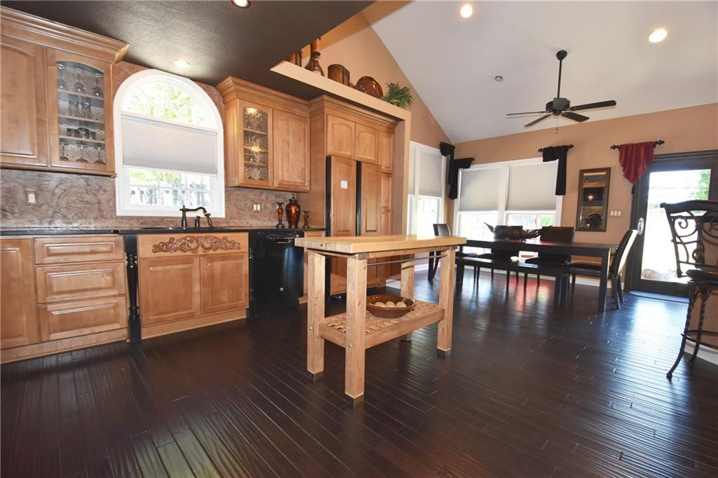 1991 Ridge Road South Park, PA 15129 - Photo 6 of 25