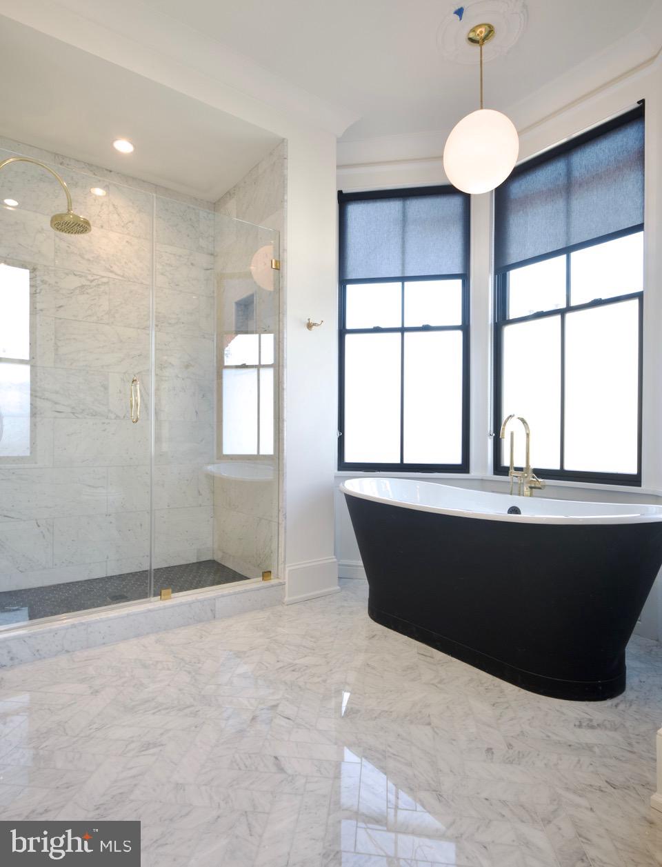 1227 North 6th Street Philadelphia, PA 19122 - Photo 11 of 32 a view of a bathtub in a room
