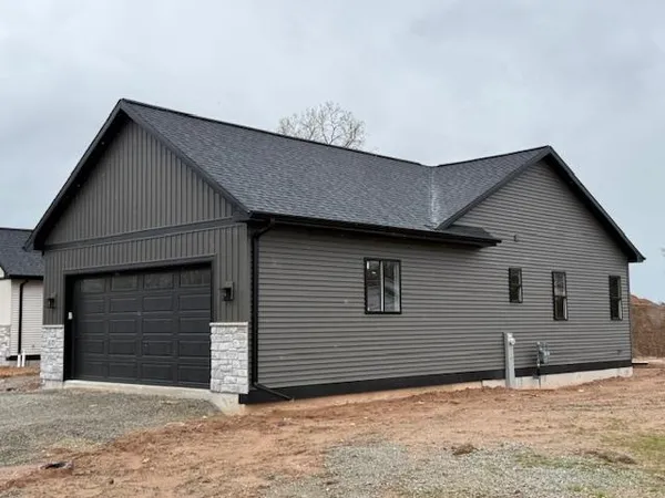 $499,900 | 1670 Trefoil Trail Green, Green Bay, WI 54313
