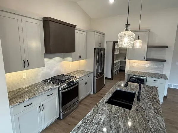 $499,900 | 1670 Trefoil Trail Green, Green Bay, WI 54313