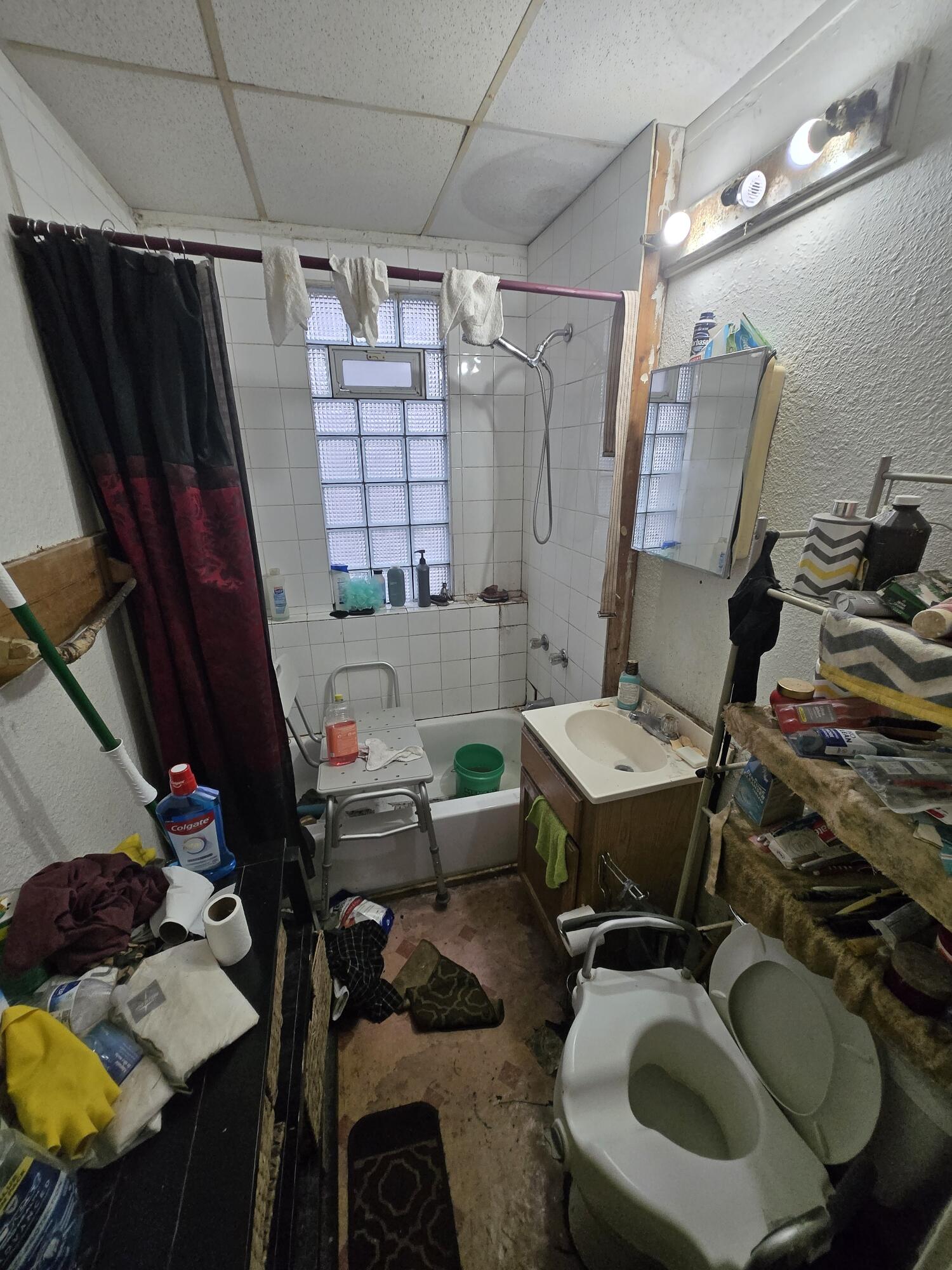 3903 West Walnut Street Milwaukee, WI 53208 - Photo 8 of 20 Photo Mar 26 2026, 2 13 30 PM